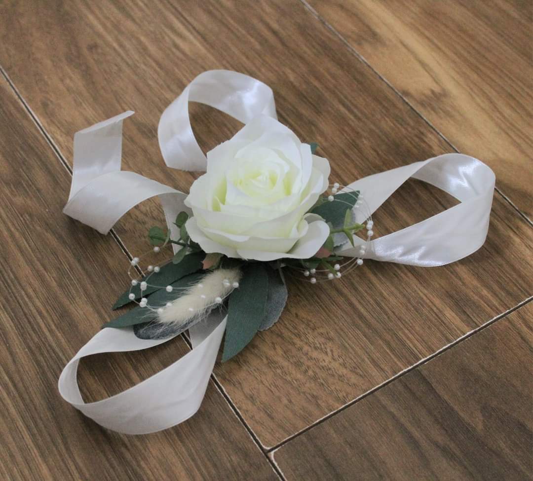 The Jorge Wrist Corsage