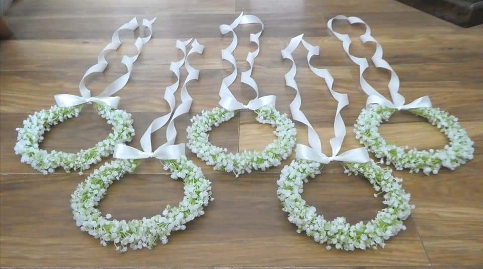 The Full Gypsophilia Flower Crown