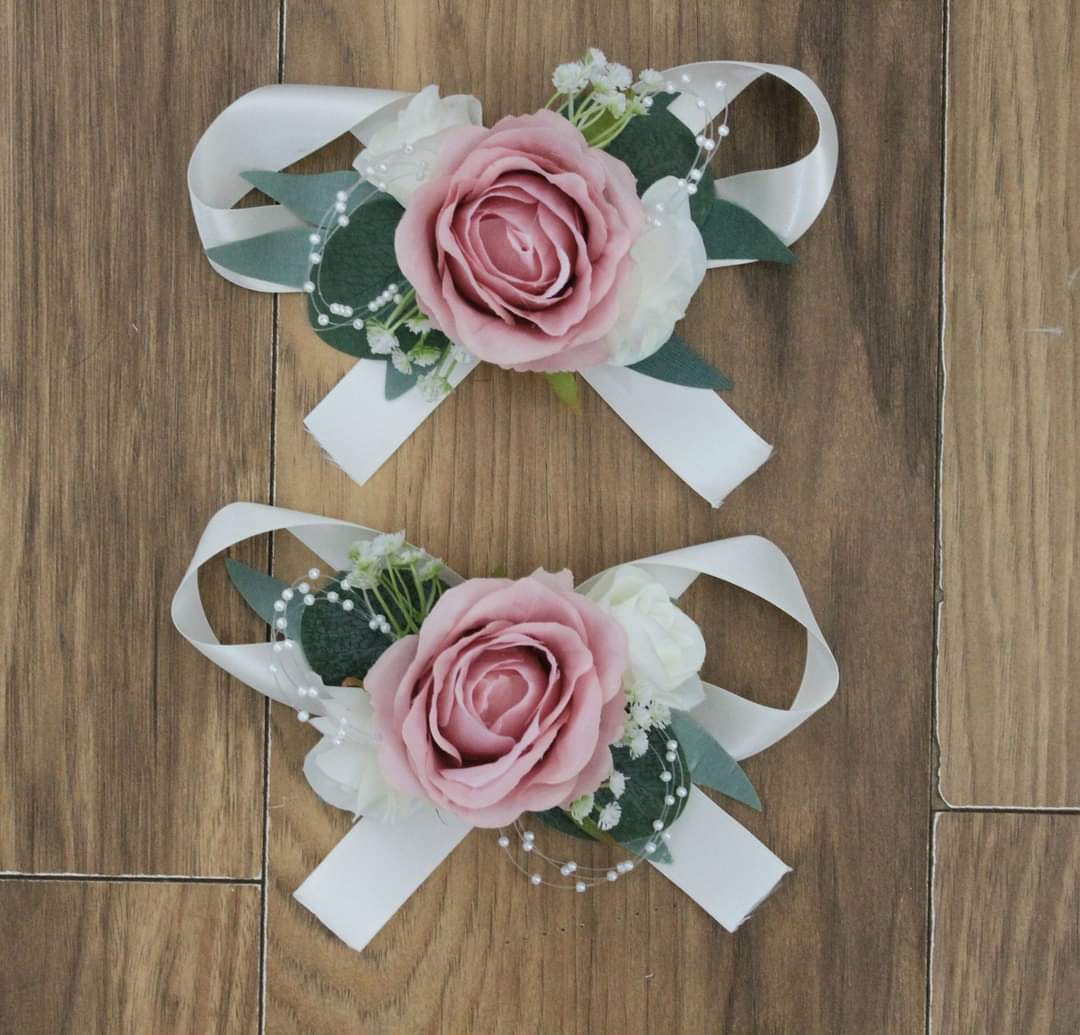 The Stephanie Wrist Corsage