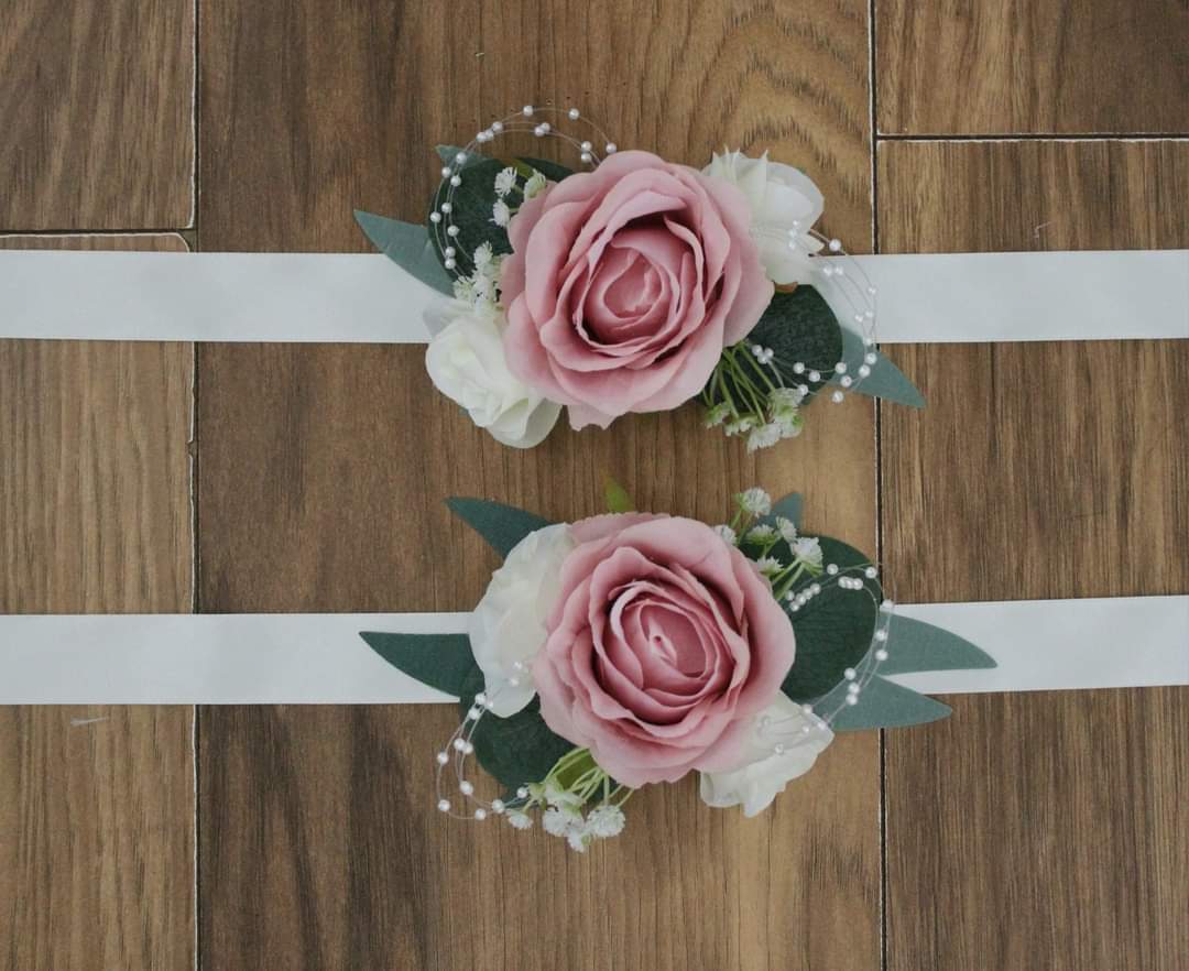 The Stephanie Wrist Corsage