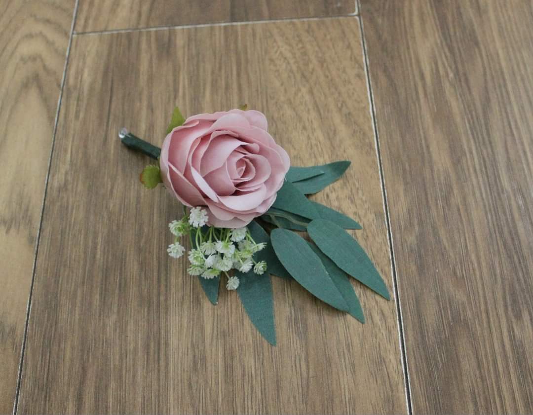 The Stephanie Buttonhole