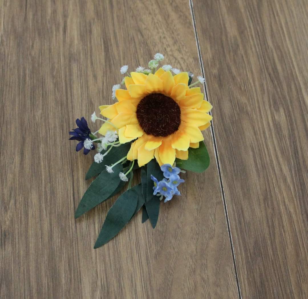 The Danni Buttonhole