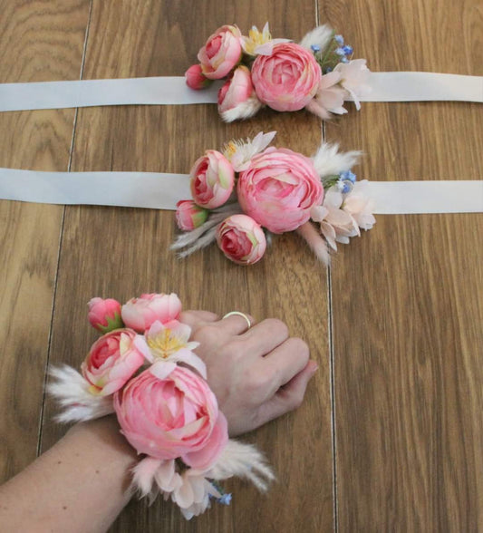 The Sam Wrist Corsage