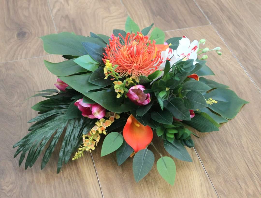 The Gemma Tropical Table Centrepieces