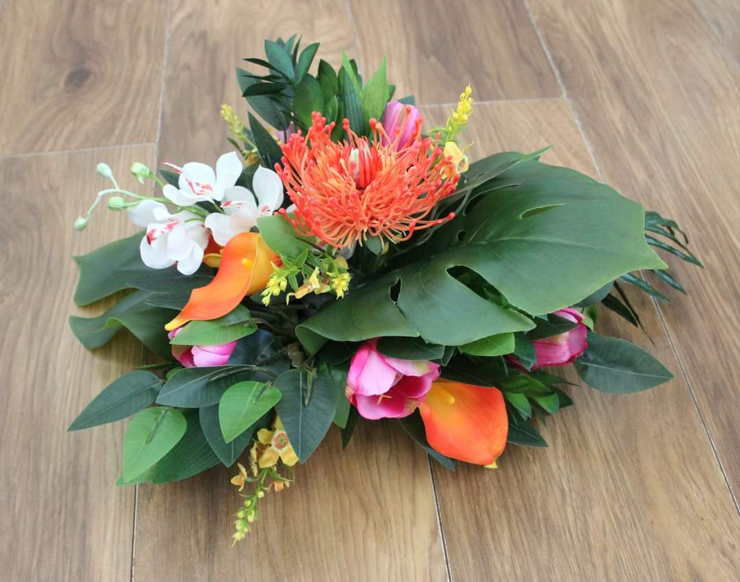 The Gemma Tropical Table Centrepieces