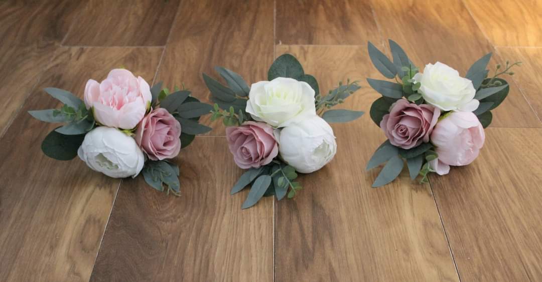 The Chloe Cake Arrangements