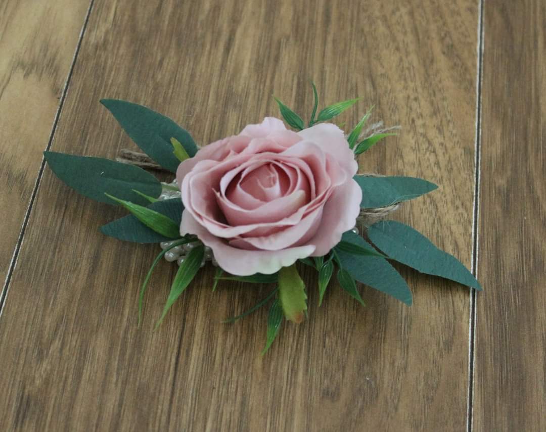 The Anna Wrist Corsage