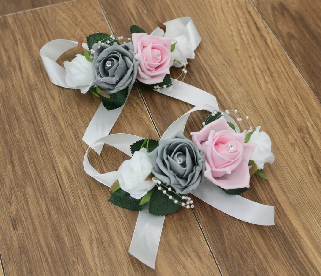 The Leanne Wrist Corsage