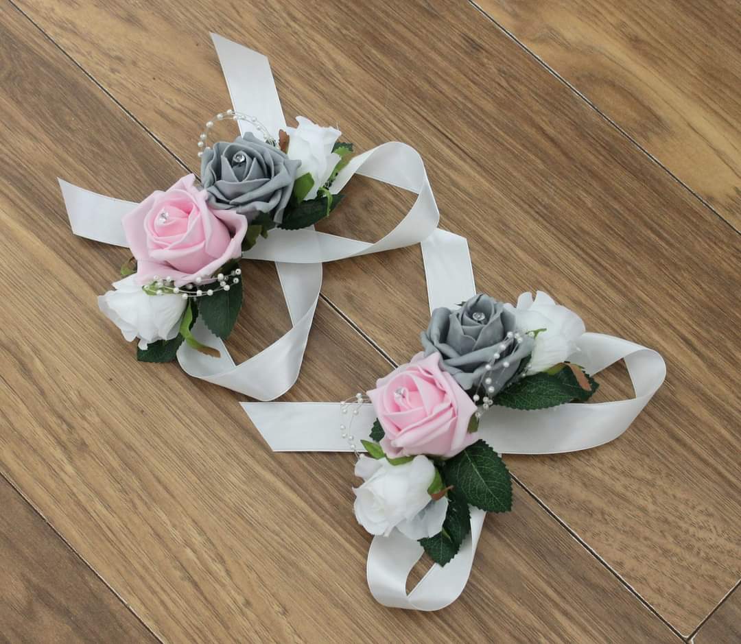 The Leanne Wrist Corsage