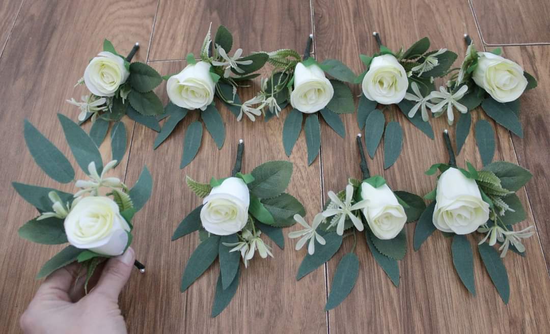 The Chrissie Buttonhole