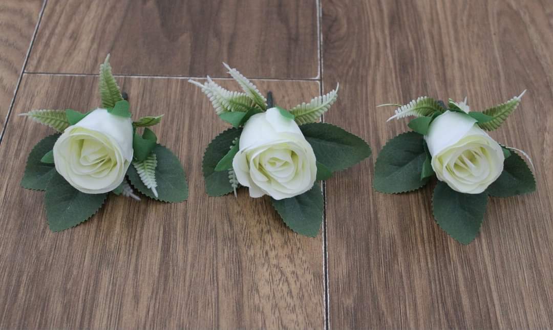 The Chrissie Buttonhole