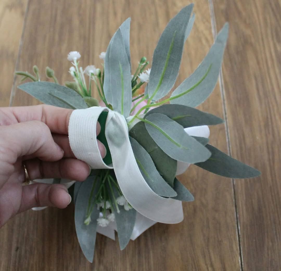 The Stephanie Dog Collar Corsage