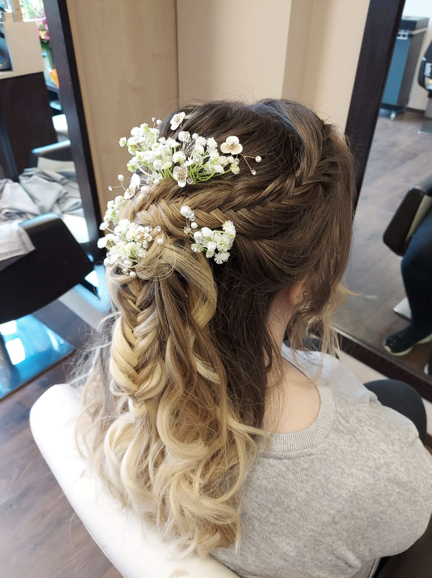 The Gypsophilia hair grips