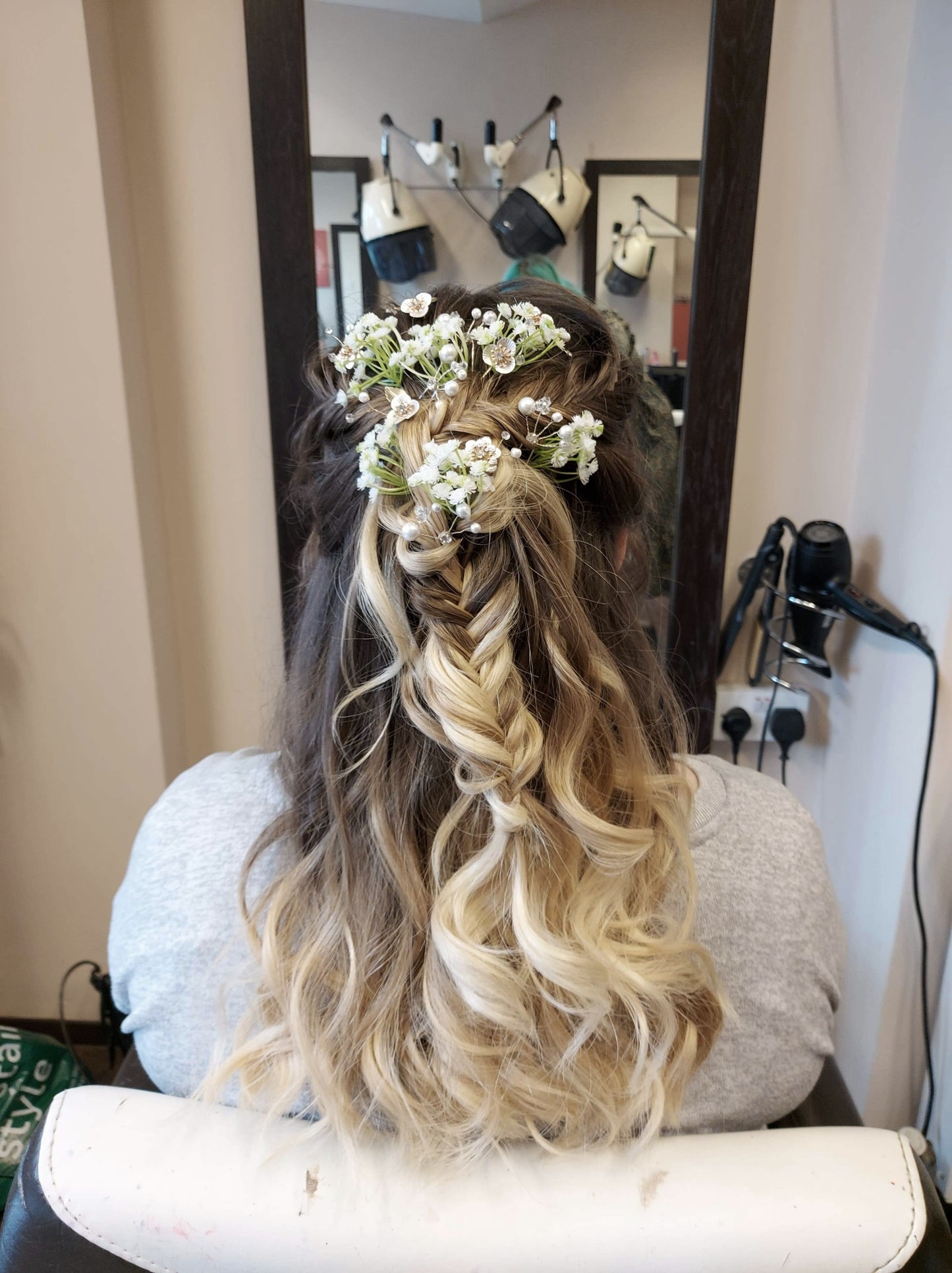 The Gypsophilia hair grips