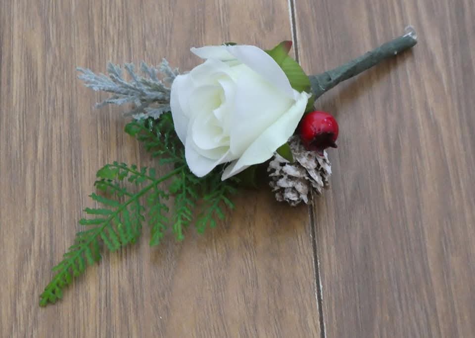 The Chloe Winter Buttonhole