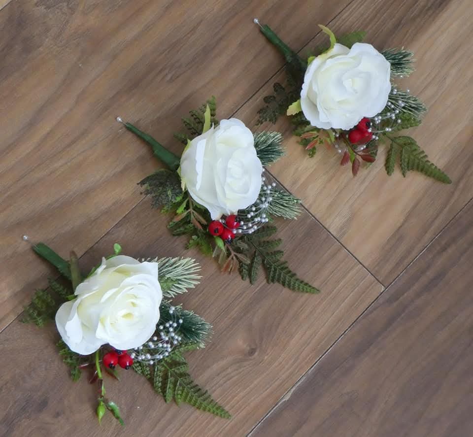 The Sarah Winter Pin On Corsage