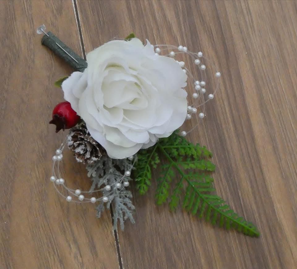 The Chloe Winter Pin On Corsage