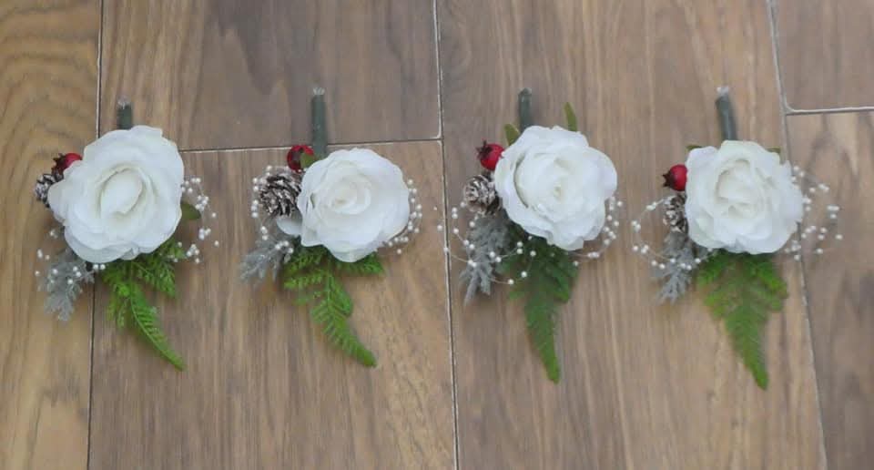 The Chloe Winter Pin On Corsage