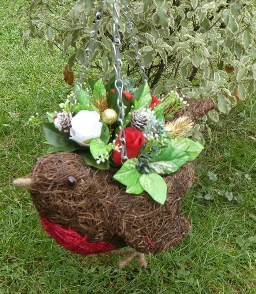 Hanging Basket Robin Planter